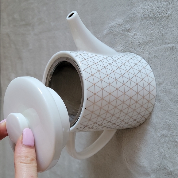 Kikki K Tea for Two Teapot Inspiration Gold - Picture 11 of 13